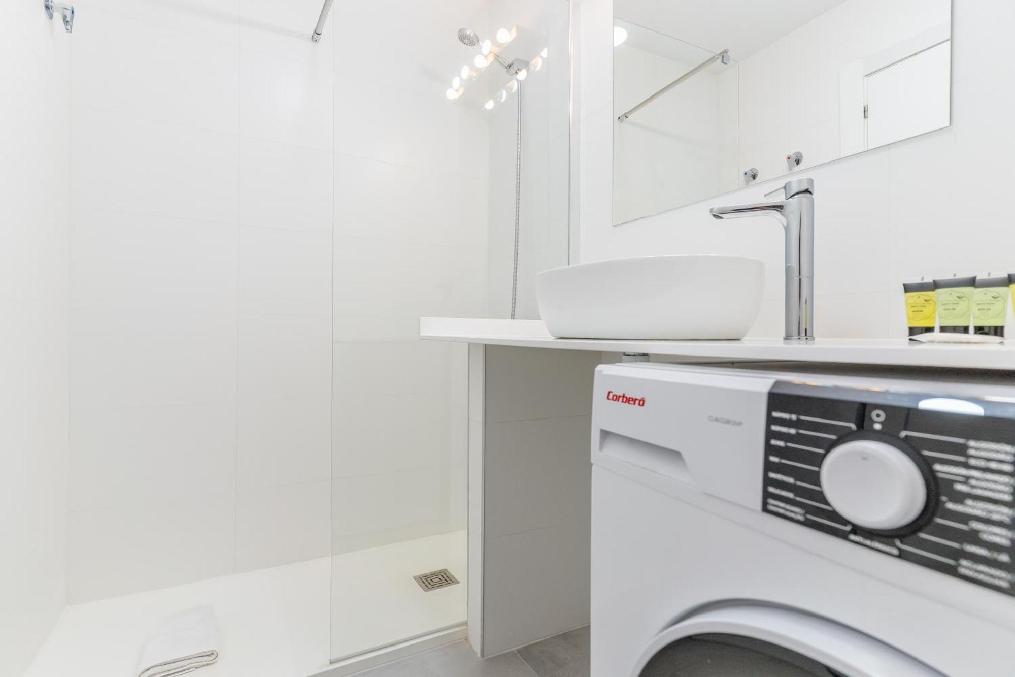Cozy And Bright-1Bedroom 1Bathroom-Las Letras Madrid Bagian luar foto