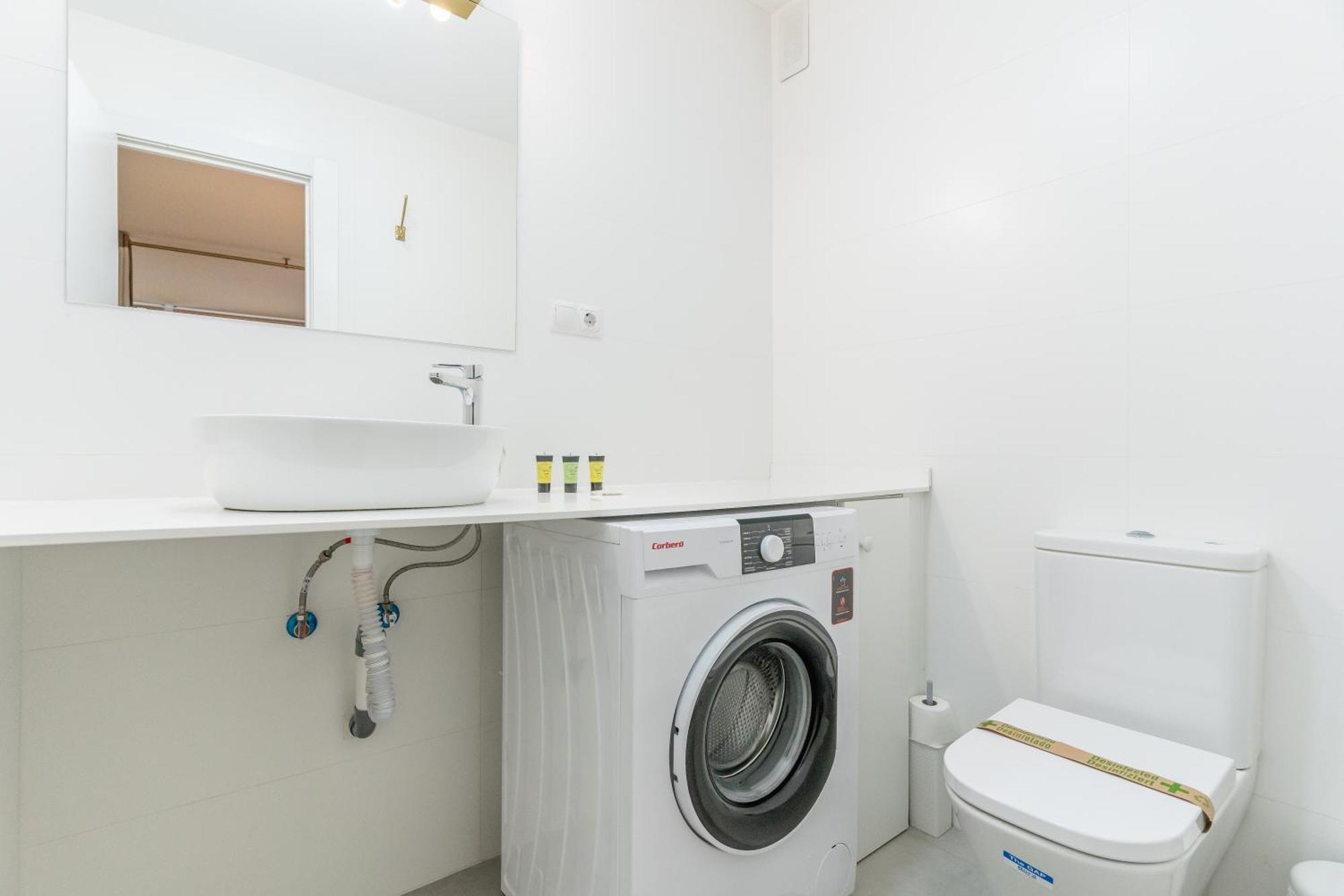 Cozy And Bright-1Bedroom 1Bathroom-Las Letras Madrid Bagian luar foto